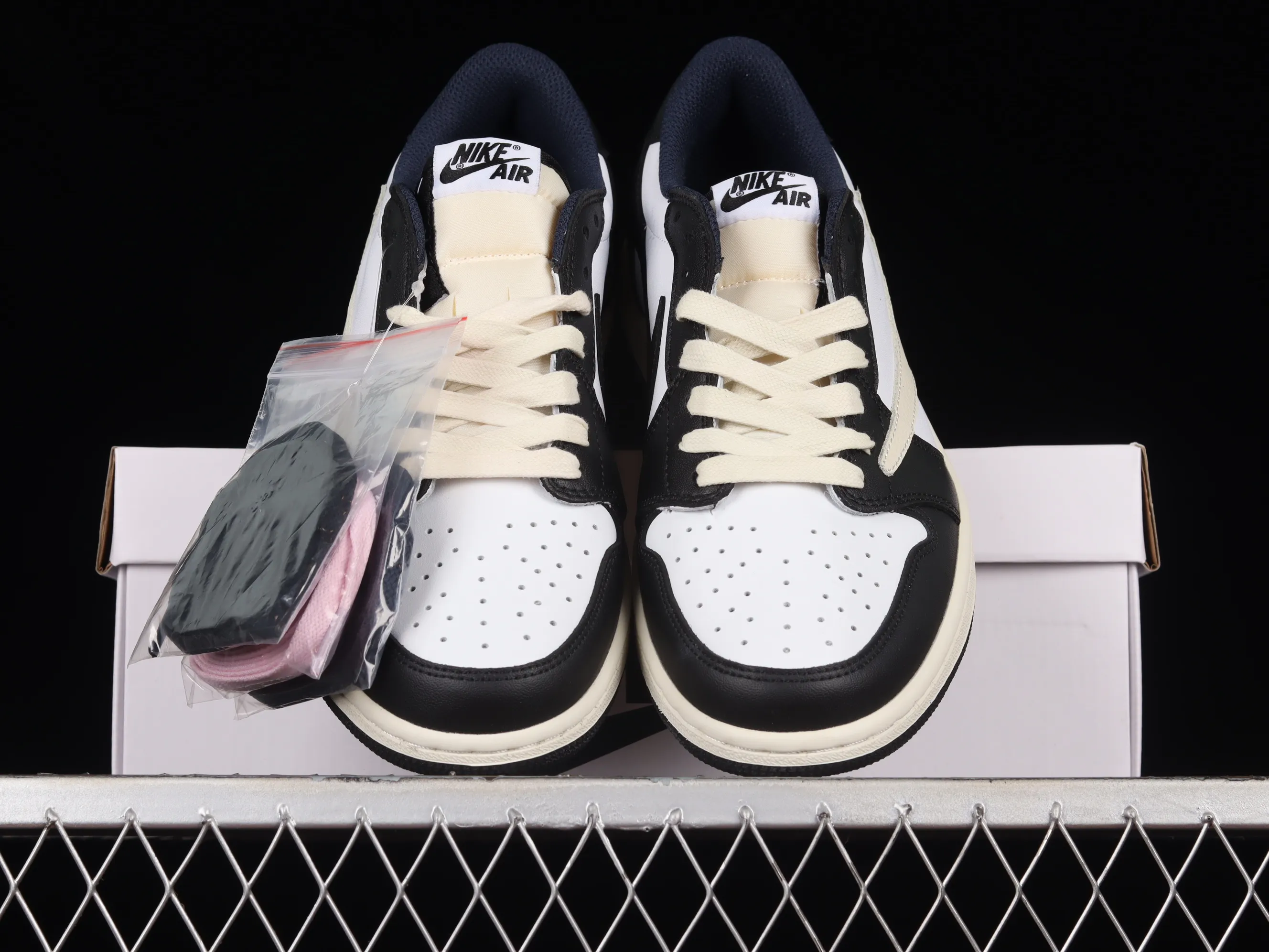 All Categories Air Jordan Jordan Series Basketball Shoes Air Jordan 1 Low Travis Scott x Air Jordan 1 AJ1 Joe 1 Overhook Low-top Basketball Shoes CQ4277-999